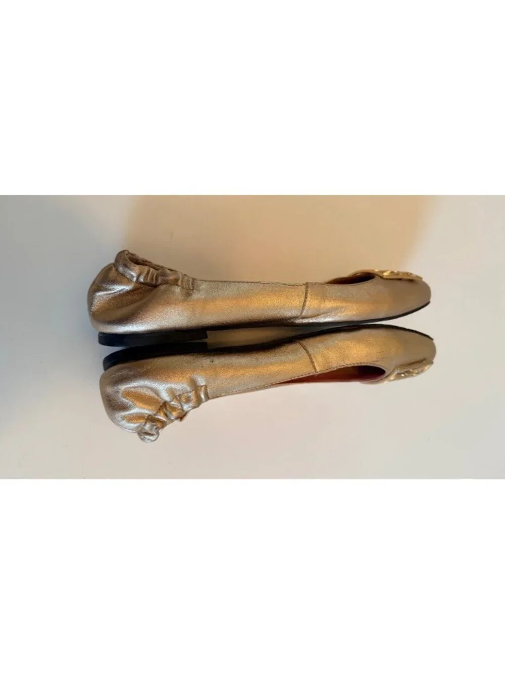 Lilly Pulitzer Gold Ballet Flats With Logo Emblem Size 7.5M Leather Upper